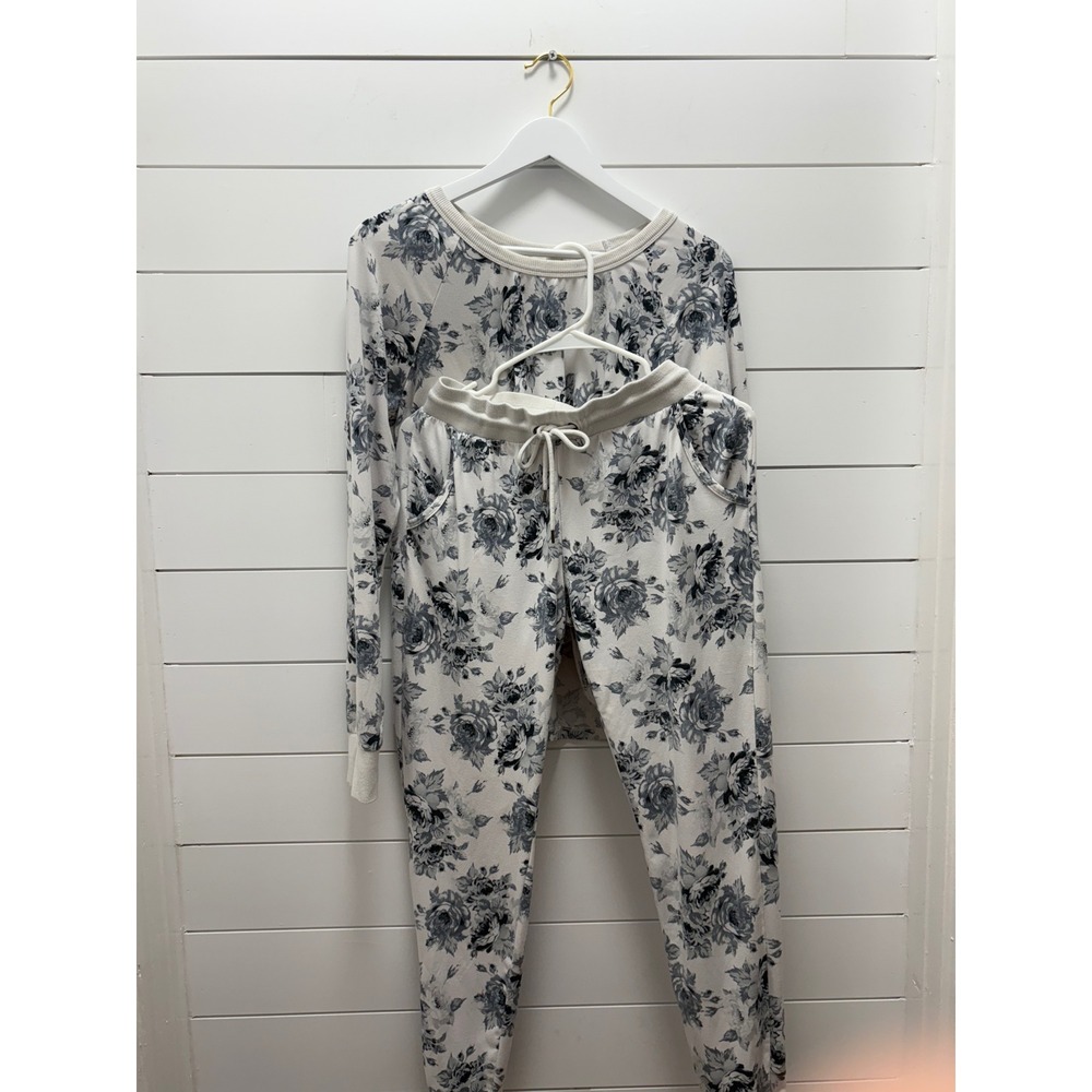 Altar'd State Floral Lounge Set Grey White Knot Front Top Joggers Size Medium